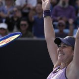 La sixième balle de match fut la bonne pour Belinda Bencic. KEYSTONE/AP/Vincent Thian